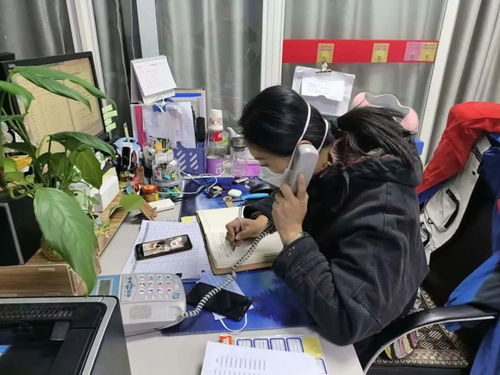 電話(huà)問(wèn)詢(xún)送藥上門(mén)，懷柔社區(qū)為居家感染者送上貼心服務(wù)